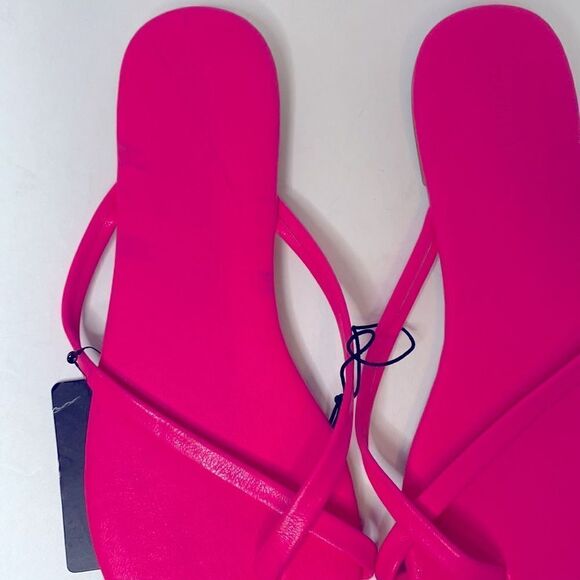 NEW…Hot Pink 💓 thong sandals size 8 from Forever21 - Picture 3 of 3